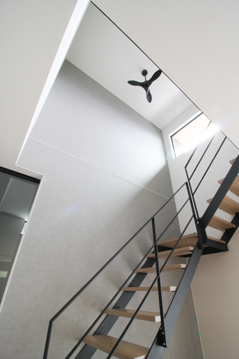 無駄のないゾーニングが美しい、洗練された住まい